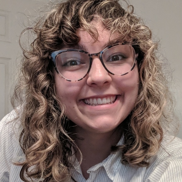 Meet your Posher, Olivia - Picture 1 of 1